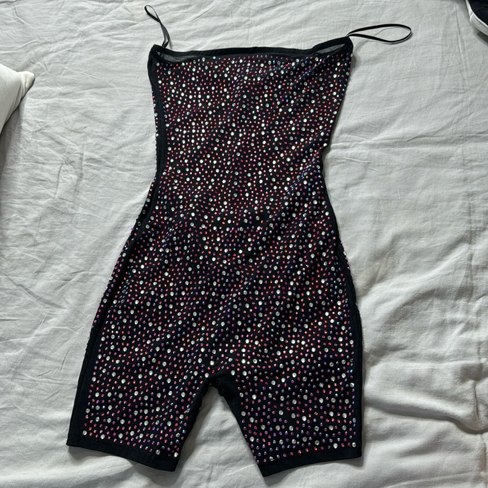 Worn once for my birthday. Very cute and quick piece.